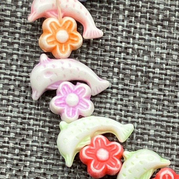 Small Beaded Stretch Bracelet 5.5 In Dolphin Flower Kids Multicolor Pastel Color - Picture 2 of 6